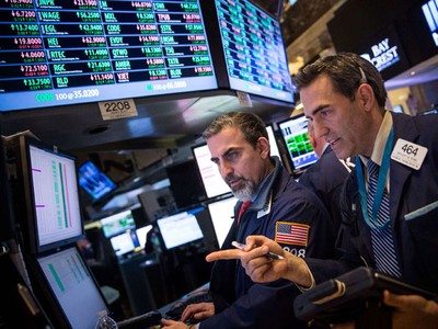 Giới đầu tư chuyển hướng chú ý sang vấn đề trần nợ công của Mỹ